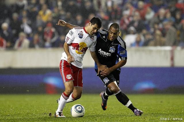 王景春：专业收割各类小鲜肉 与鹿晗培养父子情 2016-08-03 作为得过东京电影节影帝的华人男演员，最近一段时间的王景春已经开始转换跑道，在更多的商业电影中发挥自己的戏骨价值。