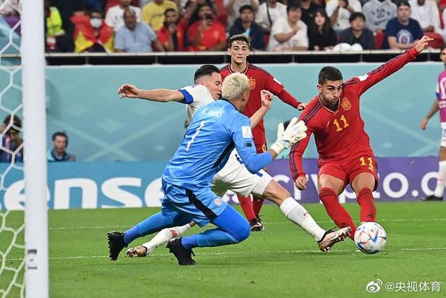 文牧野、李亘、姚婷婷等7位青年导演、学者，围绕当下国产电影创作中的热点话题展开讨论，分享经验。