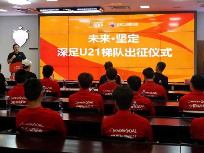 杨蓉发博为朱一龙庆生 连续六年未间断 2020-04-16 4月16日，杨蓉通过微博发文，并晒出一张朱一龙的“丑”照为其庆生。