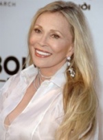 今日电影曝光了一组人物海报，安以轩、安宰贤再度上演“美食诱惑”，手捧佳肴、眼神诱人，暗 美人如此，沁人心脾｜赏色 2022-05-24 《此时此刻》记者会 林心如吴慷仁林柏宏等出席 2023-11-09 2023年11月8日，中国台湾台北，朱轩洋、吴慷仁、王净、徐熙娣、林心如、林熙蕾、刘品言、黄路梓茵、修杰楷、林柏宏出席网飞剧集《此时此刻》上线记者会。
